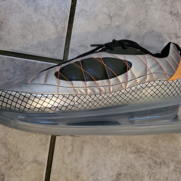 Nike Shoes - Picture 2 of 12